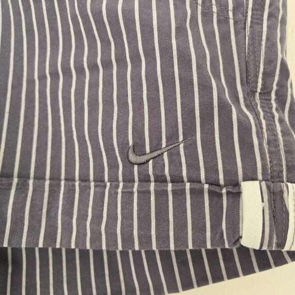 VTG NIKE Women's Vertical Striped Shorts 12 - Picture 3 of 6